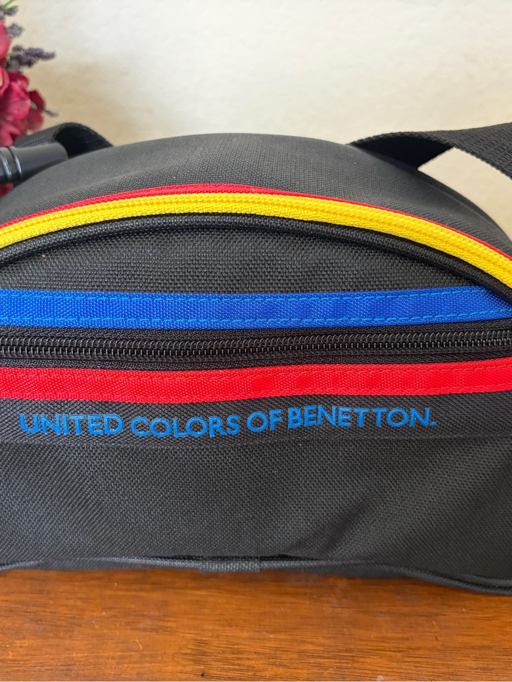 United Colors Of Benetton Vintage Camera Bag Black Fanny Pack NICE - Picture 11 of 14